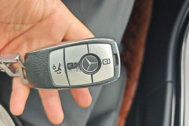 Used Mercedes-Benz C-Class 2020 Restyled C 260 L Sport Edition Vehicle Key