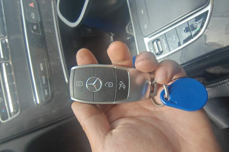 Used Mercedes-Benz C-Class 2020 Restyled C 260 L Sport Edition Vehicle Key