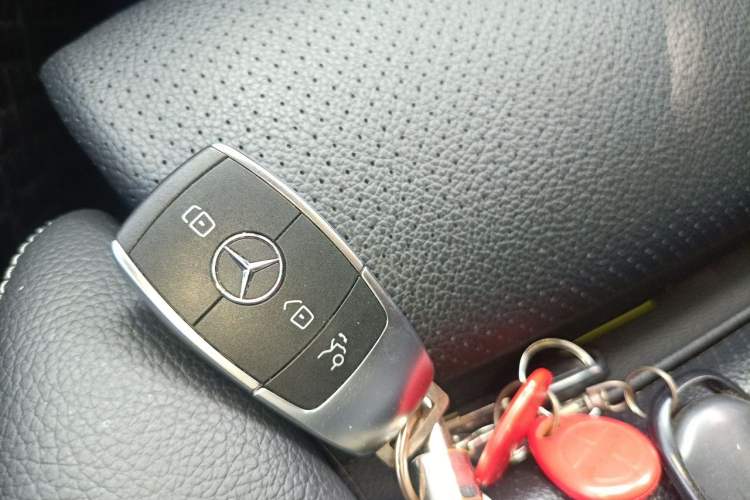 Used Mercedes-Benz C-Class 2020 Restyled C 260 L Sport Edition Vehicle Key