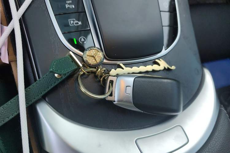 Used Mercedes-Benz C-Class 2020 Restyled C 260 L Sport Edition Vehicle Key