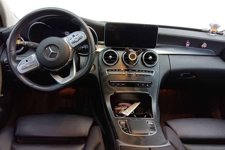 Used Mercedes-Benz C-Class 2020 C 200 L Fashion Edition Sport Version Center Console