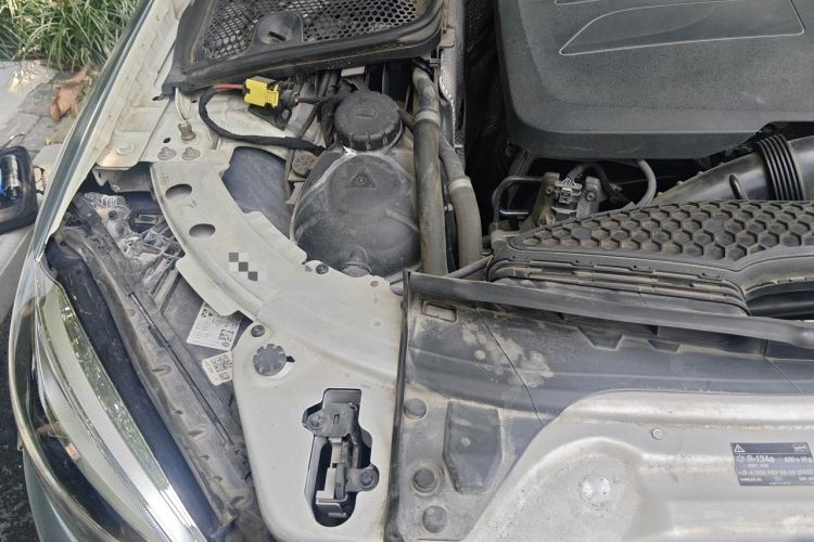 Used Mercedes-Benz C-Class 2020 C 260 L Sport Edition Engine Bay Right