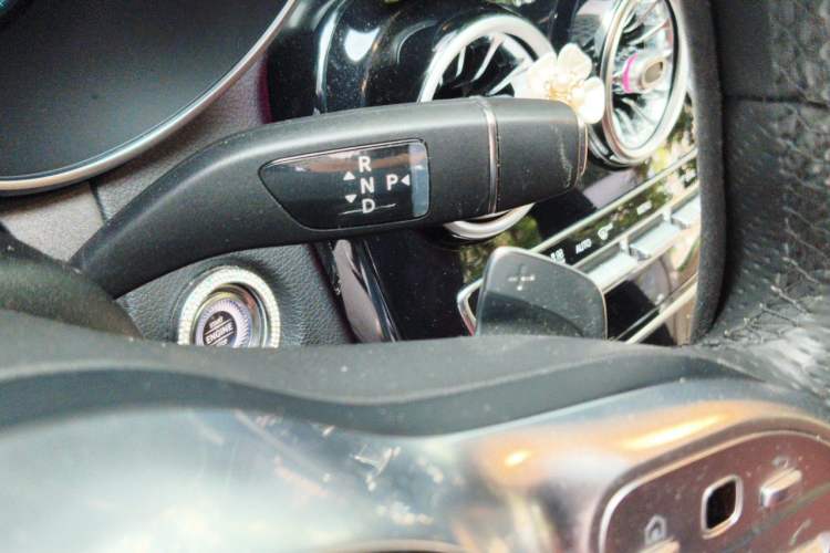 Used Mercedes-Benz C-Class 2020 Restyled C 260 Sport Edition Gear Lever