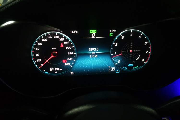 Used Mercedes-Benz C-Class 2020 C 260 Coupe Odometer Close Up