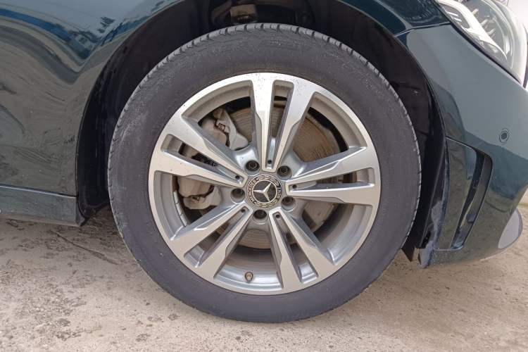 Used Mercedes-Benz C-Class 2020 C 200 L Fashion Edition Sport Version Right Front Wheel Hub