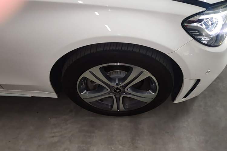 Used Mercedes-Benz C-Class 2020 C 260 L Sport Edition Right Front Wheel Hub