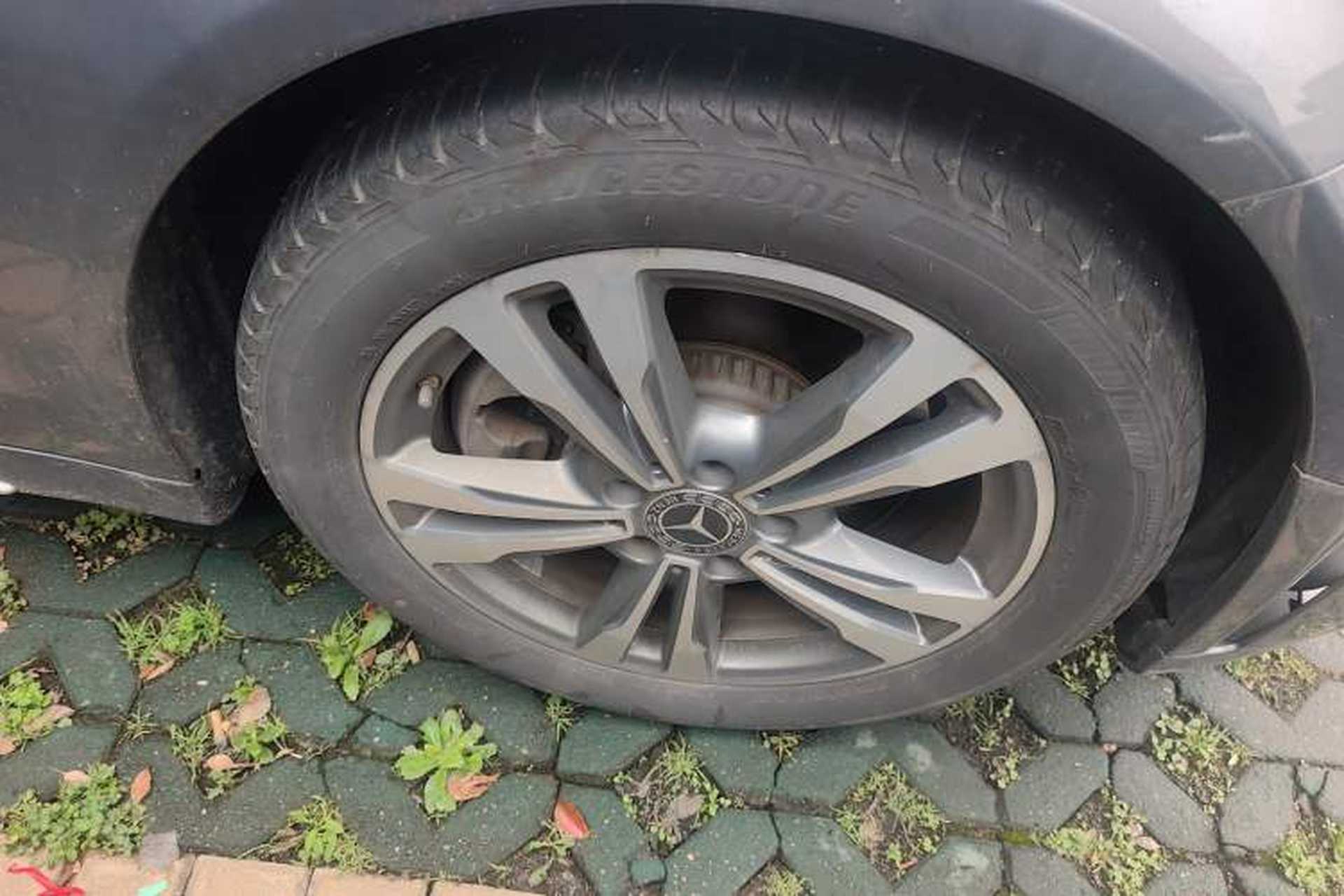 Used Mercedes-Benz C-Class 2020 Restyled C 200 L Fashion Edition Sport Version Right Front Wheel Hub