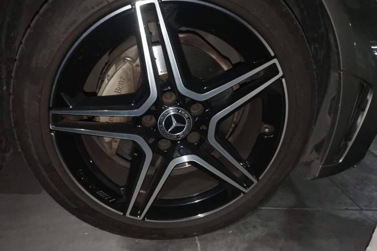 Used Mercedes-Benz C-Class 2020 C 260 Coupe Right Front Wheel Hub