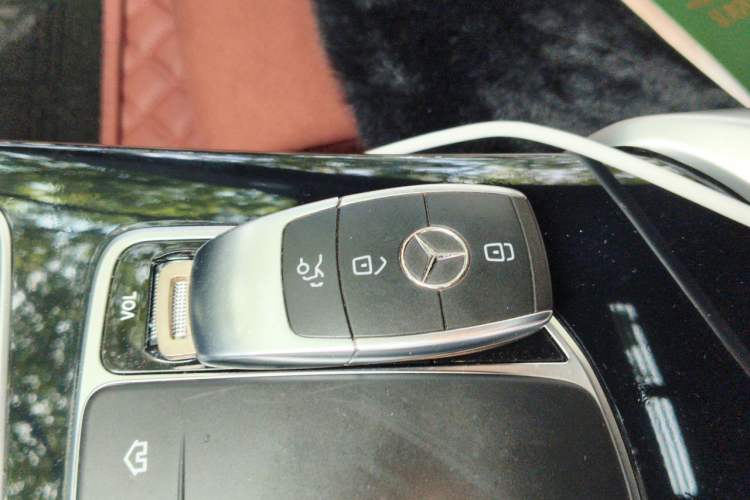 Used Mercedes-Benz C-Class 2020 Restyled C 260 Sport Edition Vehicle Key