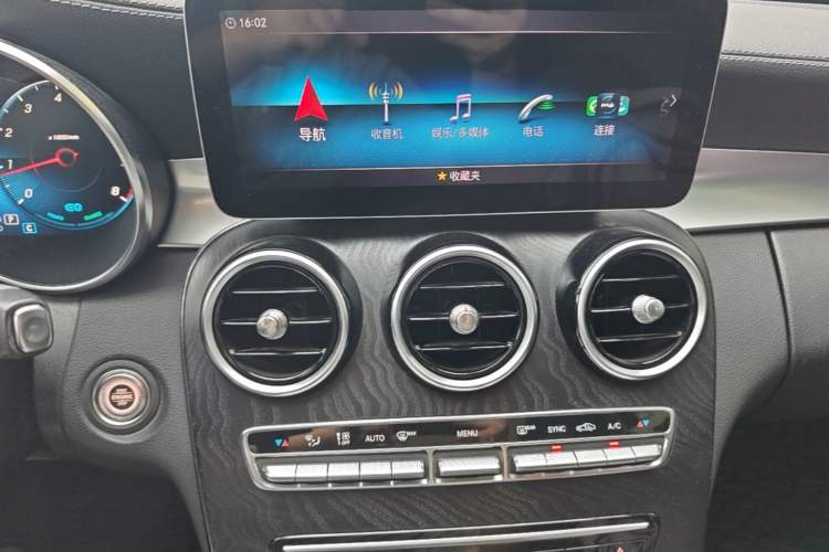 Used Mercedes-Benz C-Class 2020 C 260 L Sport Edition Audio And AC Panel