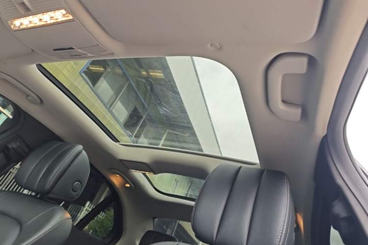 Used Mercedes-Benz C-Class 2020 C 260 L Sport Edition Headliner