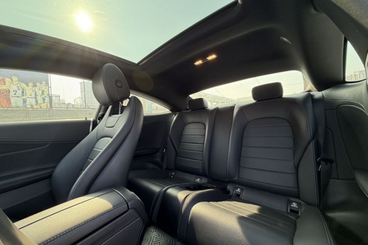 Used Mercedes-Benz C-Class 2020 C 260 Coupe Interior 5
