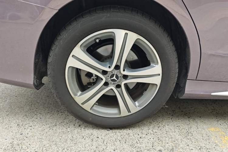 Used Mercedes-Benz C-Class 2020 C 260 L Sport Edition Right Rear Wheel Hub