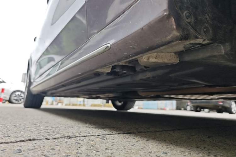 Used Mercedes-Benz C-Class 2020 C 260 L Sport Edition Right Side Sill