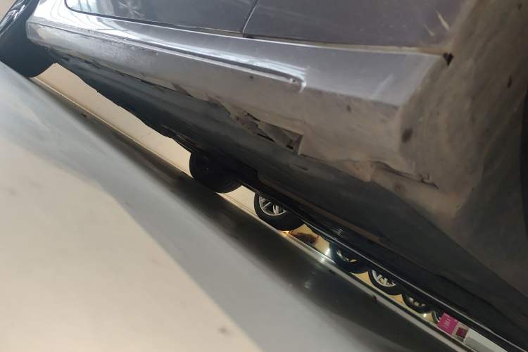 Used Mercedes-Benz C-Class 2020 C 260 Coupe Right Side Sill