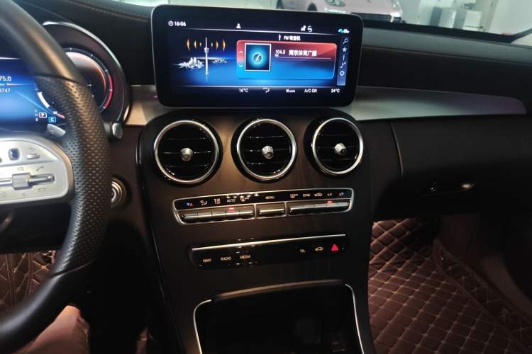 Used Mercedes-Benz C-Class 2020 Updated C 200 L Fashion Edition Audio And AC Panel
