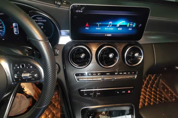 Used Mercedes-Benz C-Class 2020 C 200 L Fashion Edition Sport Version Audio And AC Panel
