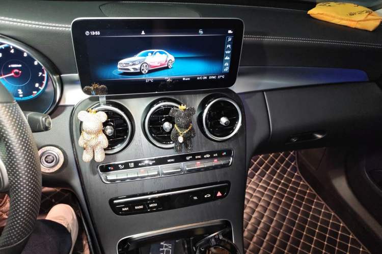 Used Mercedes-Benz C-Class 2020 Restyled C 200 L Fashion Edition Sport Version Audio And AC Panel