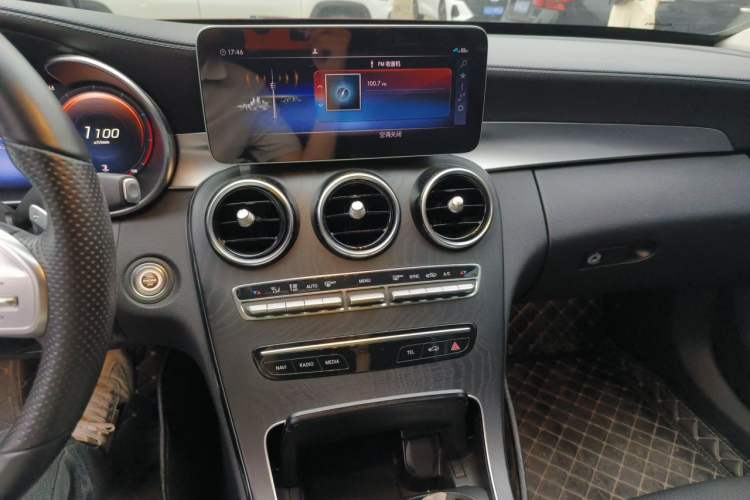 Used Mercedes-Benz C-Class 2020 C 200 L Fashion Edition Sport Version Audio And AC Panel