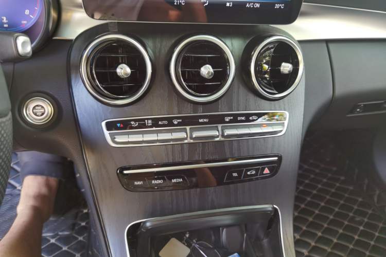 Used Mercedes-Benz C-Class 2020 Restyled C 200 L Fashion Edition Sport Version Audio And AC Panel