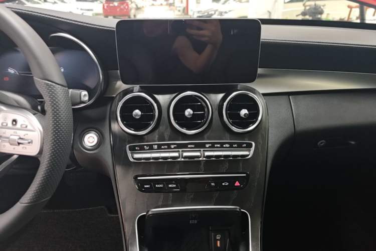 Used Mercedes-Benz C-Class 2020 Restyled C 260 L Sport Edition Audio And AC Panel