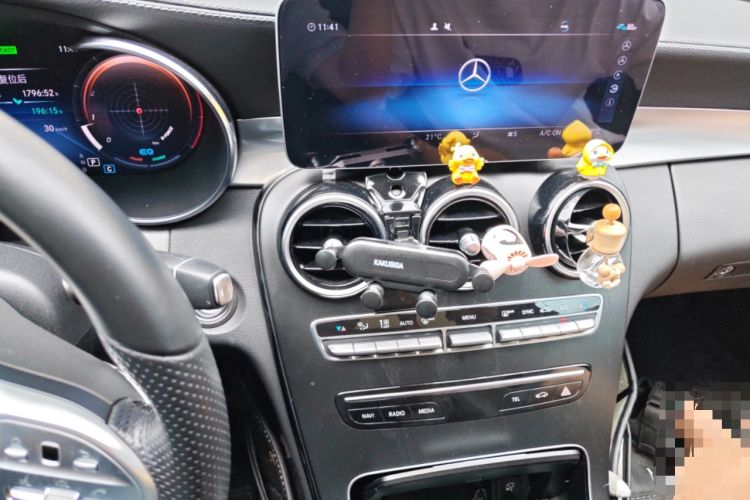 Used Mercedes-Benz C-Class 2020 Restyled C 260 L Sport Edition Audio And AC Panel
