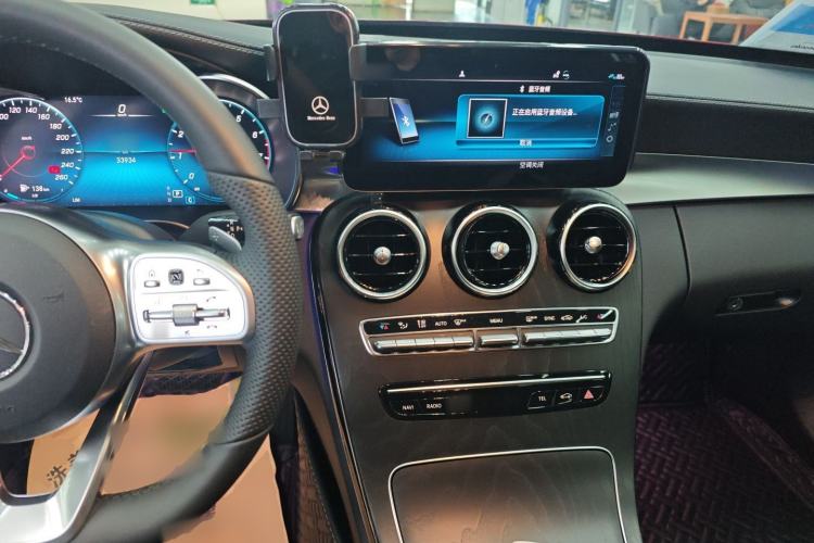 Used Mercedes-Benz C-Class 2020 Restyled C 200 L Fashion Edition Sport Version Center Console