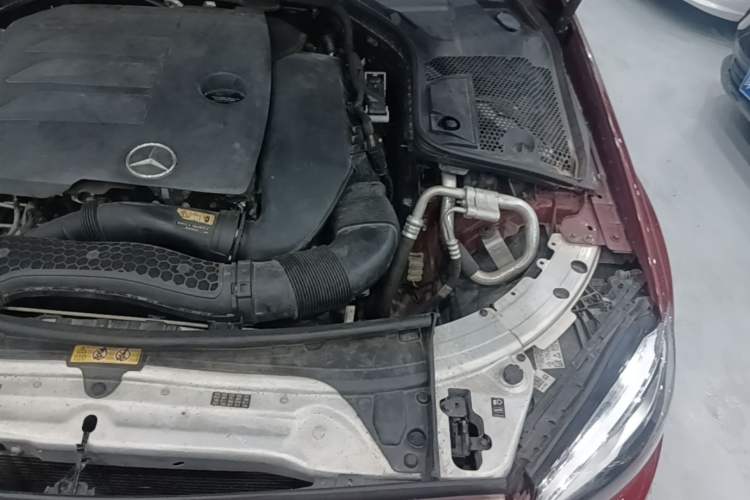 Used Mercedes-Benz C-Class 2020 Updated C 200 L Fashion Edition Engine Bay Left
