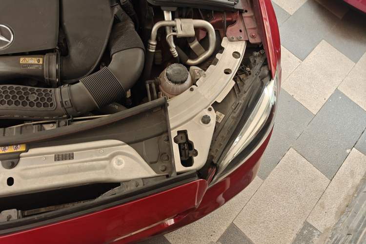 Used Mercedes-Benz C-Class 2020 C 260 Sport Edition Engine Bay Left