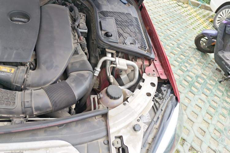 Used Mercedes-Benz C-Class 2020 C 260 Sport Edition Engine Bay Left
