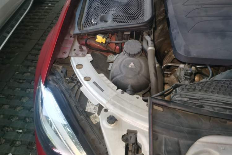 Used Mercedes-Benz C-Class 2020 C 260 Sport Edition Engine Bay Right
