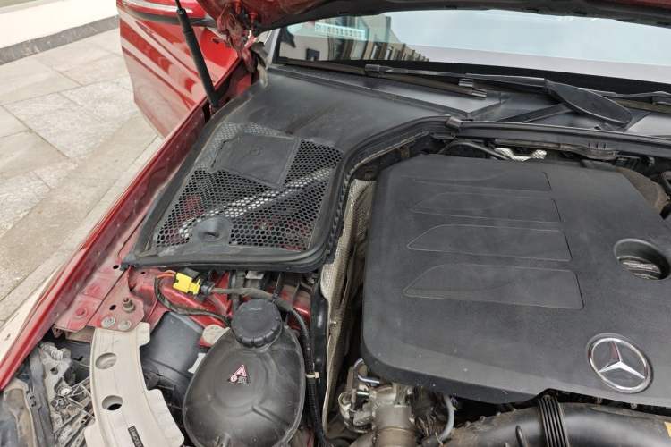 Used Mercedes-Benz C-Class 2020 C 200 L Fashion Edition Sport Version Engine Bay Right