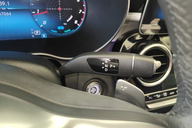 Used Mercedes-Benz C-Class 2020 Restyled C 260 Sport Edition Gear Lever