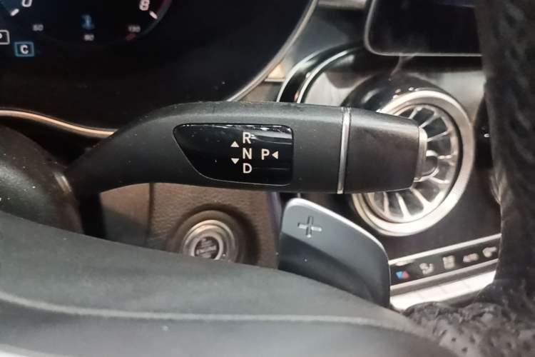 Used Mercedes-Benz C-Class 2020 Updated C 200 L Fashion Edition Gear Lever