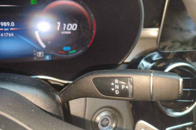 Used Mercedes-Benz C-Class 2020 Restyled C 260 Sport Edition Gear Lever