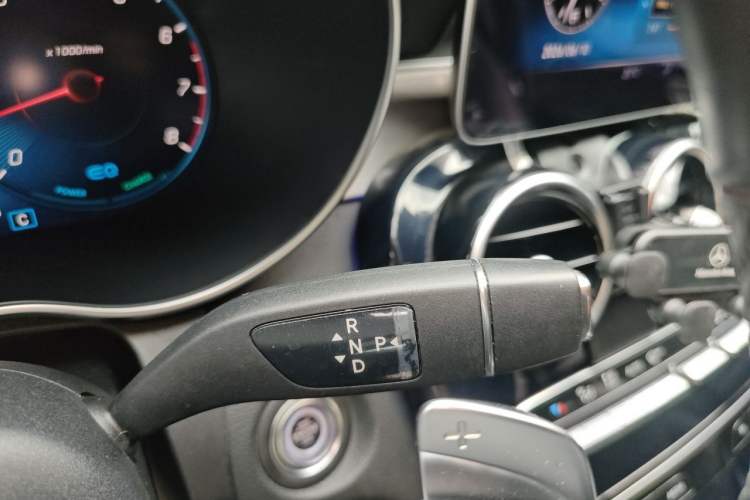 Used Mercedes-Benz C-Class 2020 Restyled C 260 Sport Edition Gear Lever
