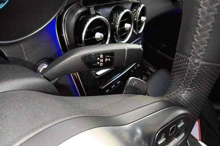 Used Mercedes-Benz C-Class 2020 Restyled C 260 L Sport Edition Gear Lever