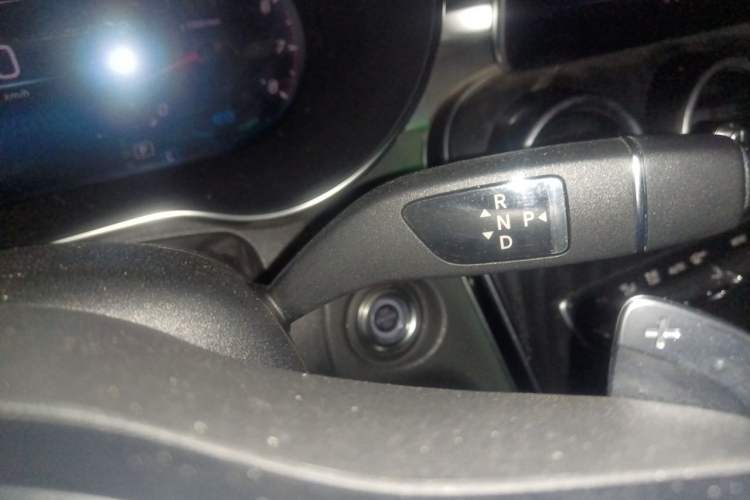 Used Mercedes-Benz C-Class 2020 Restyled C 260 L Sport Edition Gear Lever