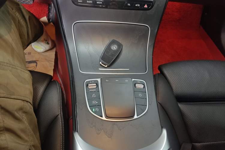 Used Mercedes-Benz C-Class 2020 C 260 L Sport Edition Gear Lever