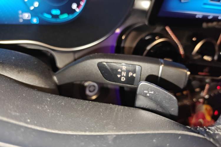 Used Mercedes-Benz C-Class 2020 Restyled C 260 L Sport Edition Gear Lever