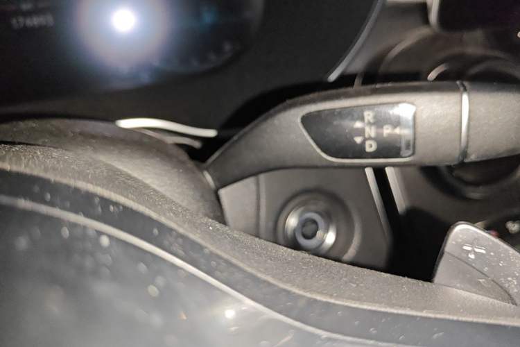 Used Mercedes-Benz C-Class 2020 C 260 L Sport Edition Gear Lever