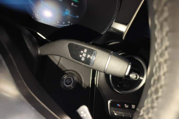 Used Mercedes-Benz C-Class 2020 C 260 L Sport Edition Gear Lever