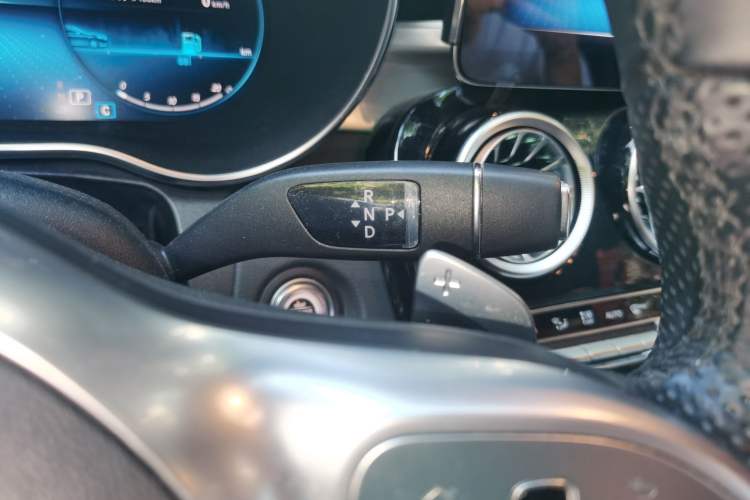 Used Mercedes-Benz C-Class 2020 Restyled C 260 Sport Edition Gear Lever