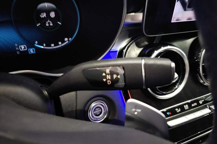 Used Mercedes-Benz C-Class 2020 Restyled C 260 L Sport Edition Gear Lever