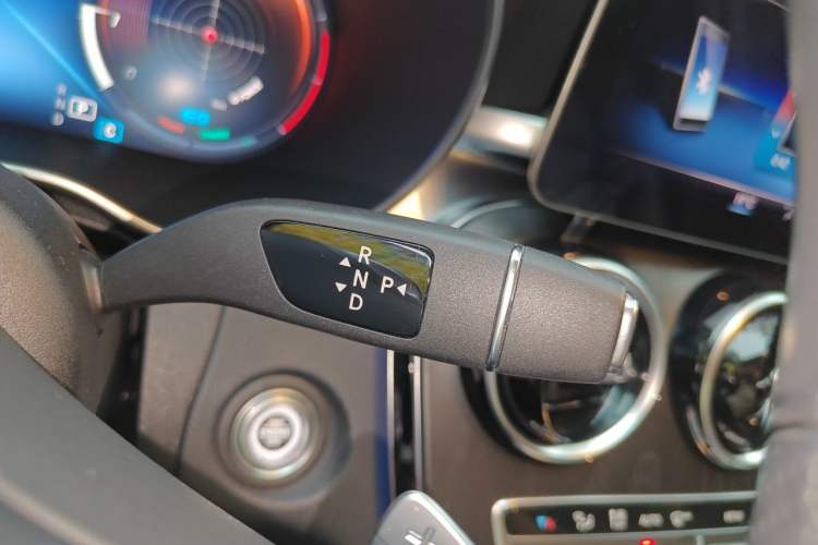 Used Mercedes-Benz C-Class 2020 Restyled C 260 L Sport Edition Gear Lever