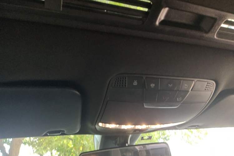Used Mercedes-Benz C-Class 2020 C 260 Sport Edition Headliner