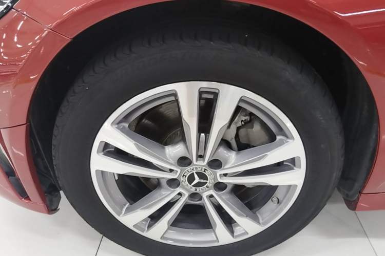 Used Mercedes-Benz C-Class 2020 Restyled C 200 L Fashion Edition Sport Version Left Front Wheel Hub