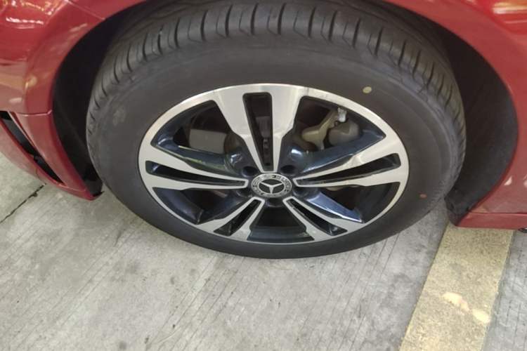 Used Mercedes-Benz C-Class 2020 C 260 Sport Edition Left Front Wheel Hub