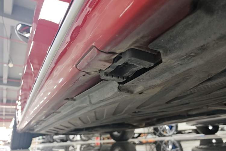 Used Mercedes-Benz C-Class 2020 Restyled C 260 L Sport Edition Left Side Sill