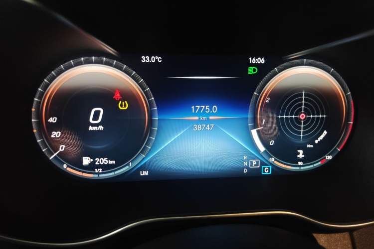 Used Mercedes-Benz C-Class 2020 Updated C 200 L Fashion Edition Odometer Close Up